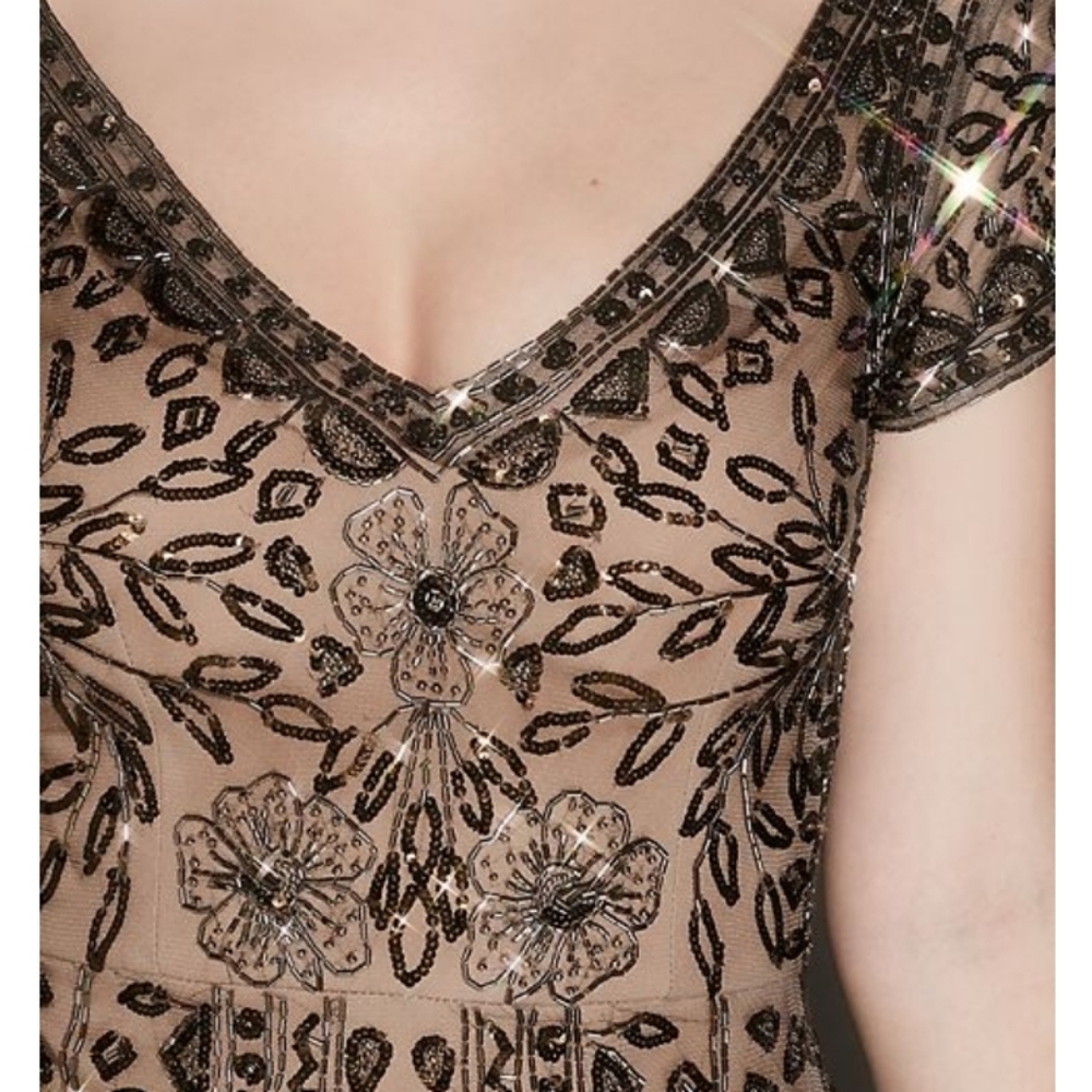 Oleg Cassini Beaded Sequin Embellished Mesh V-Neck Cap Sleeve Modest Gown